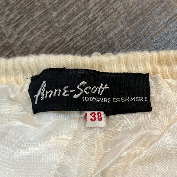 Anne Scott 1950s sequined pale yellow 100% cashmere sweater - Picture 2 of 8